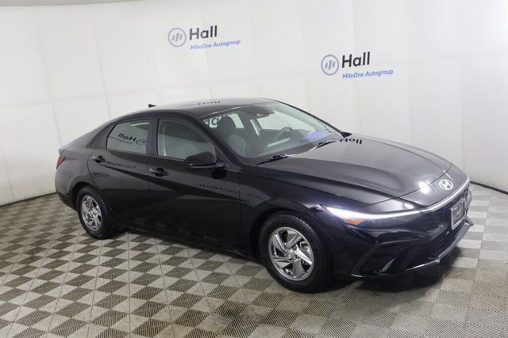 Used 2024 Hyundai Elantra SE Sedan