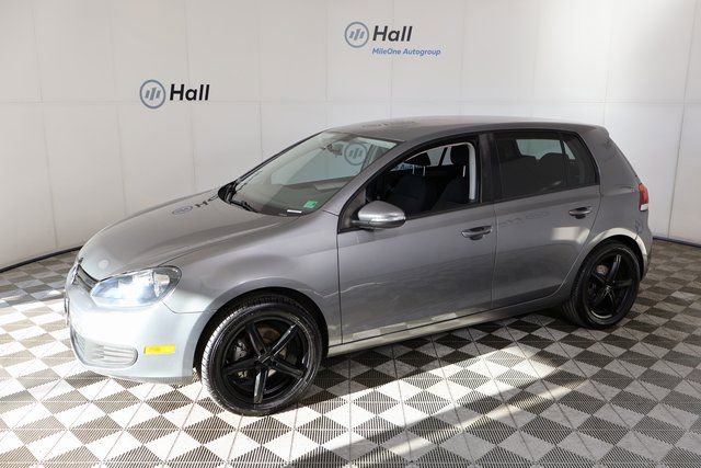 2013 Volkswagen Golf Base's photo