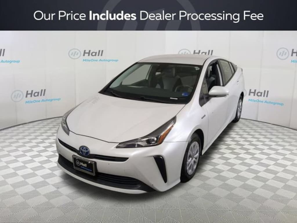 Used 2021 Toyota Prius L Hatchback