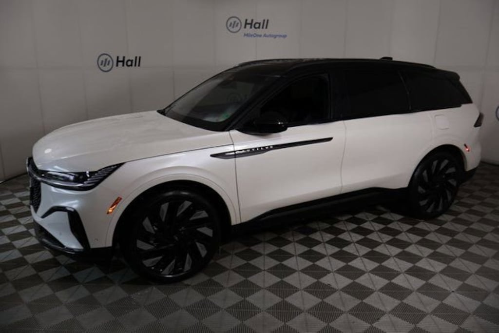Used 2024 Lincoln Nautilus Reserve SUV
