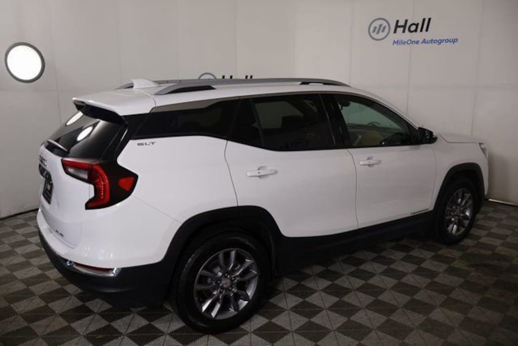 Used 2024 GMC Terrain SLT SUV
