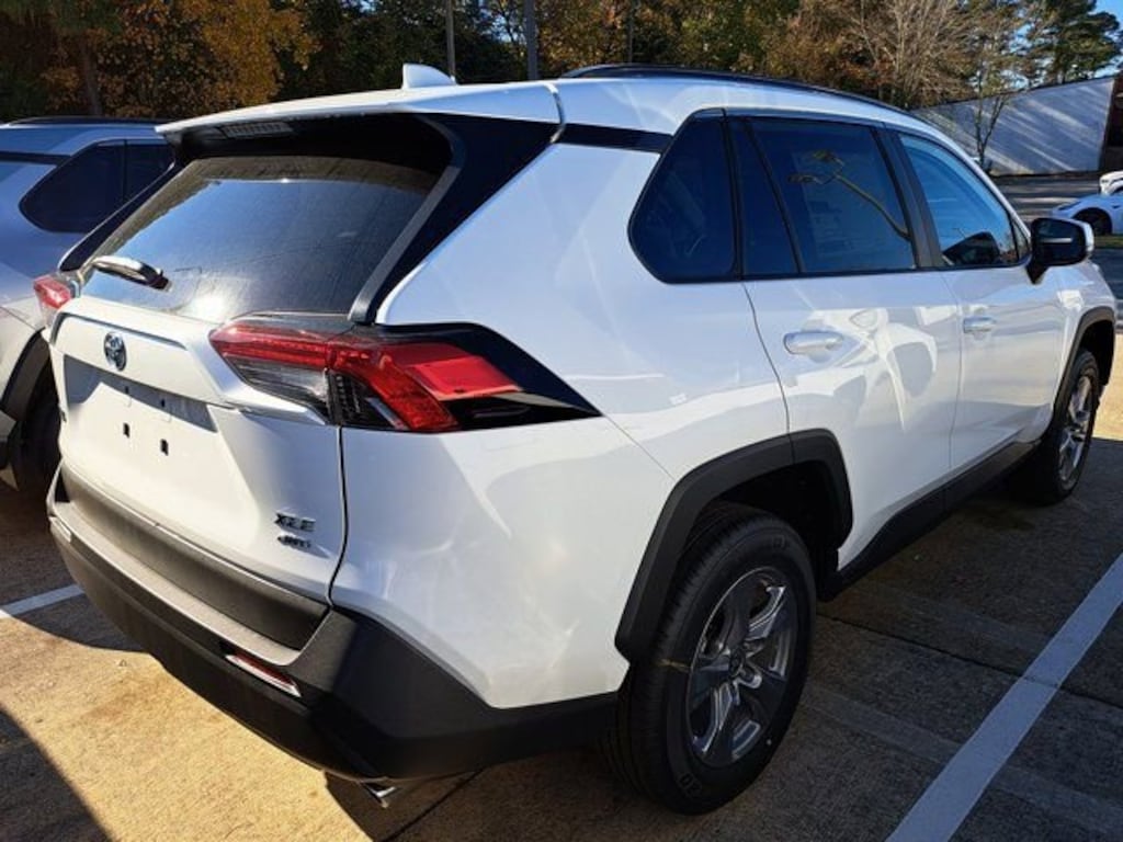 New 2025 Toyota RAV4 XLE SUV