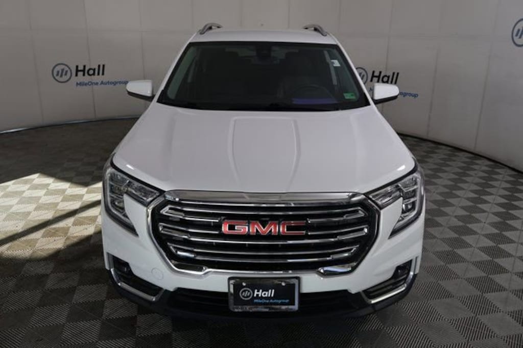 Used 2024 GMC Terrain SLT SUV