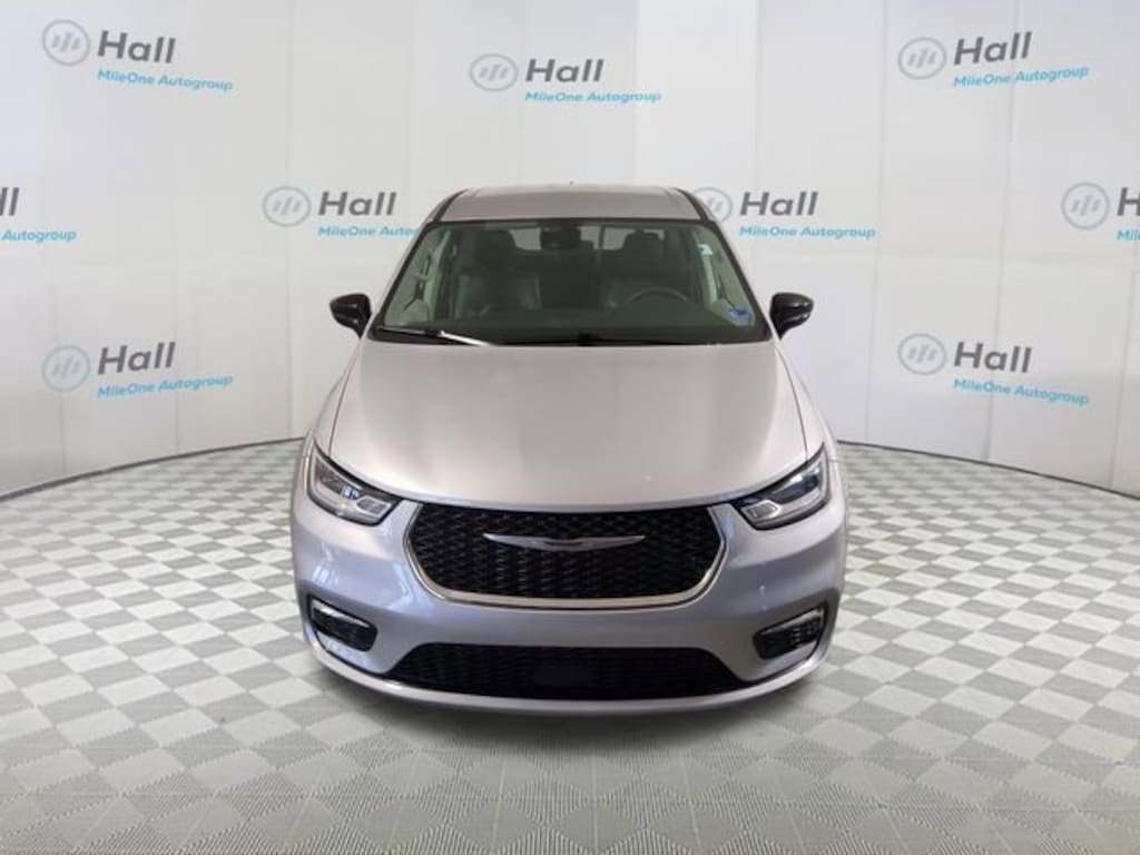 Used 2024 Chrysler Pacifica Touring L Van Passenger Van