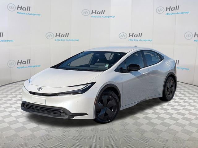 2024 Toyota Prius LE's photo