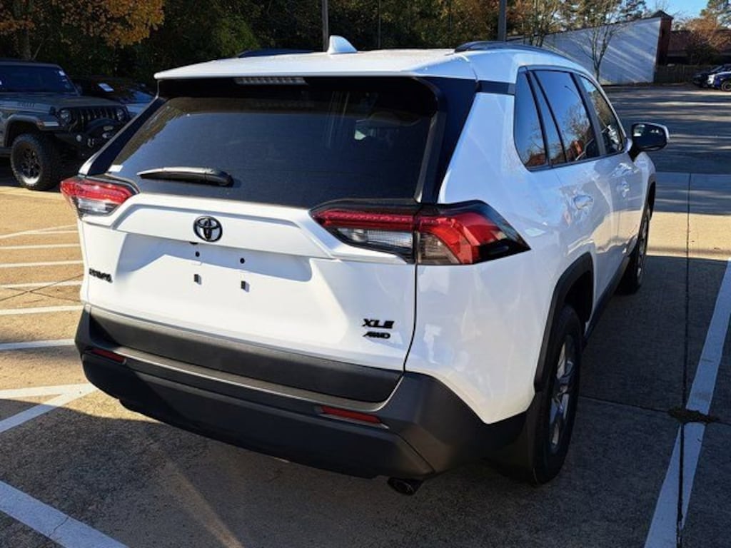 New 2025 Toyota RAV4 XLE SUV