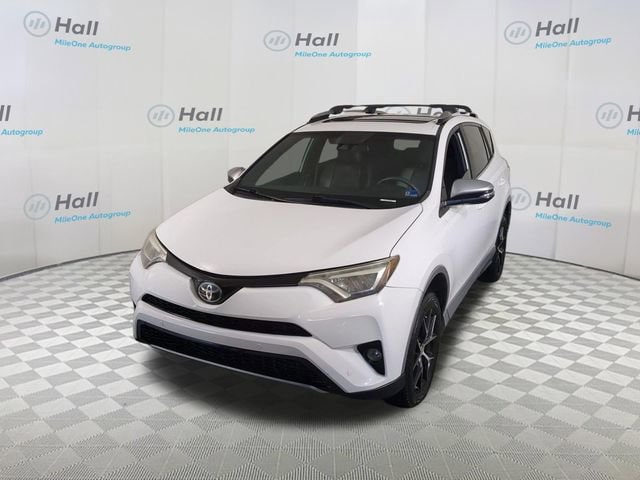 2017 Toyota RAV4 SE's photo