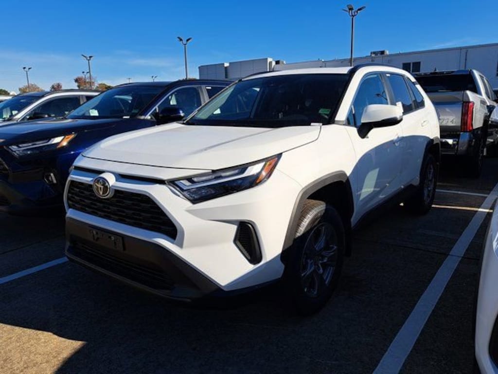 New 2025 Toyota RAV4 XLE SUV
