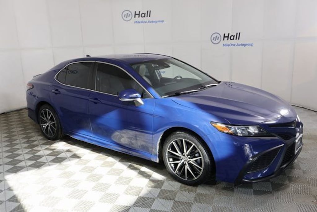Used 2023 Toyota Camry SE Sedan