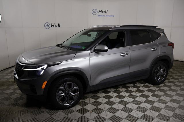 2024 Kia Seltos S's photo