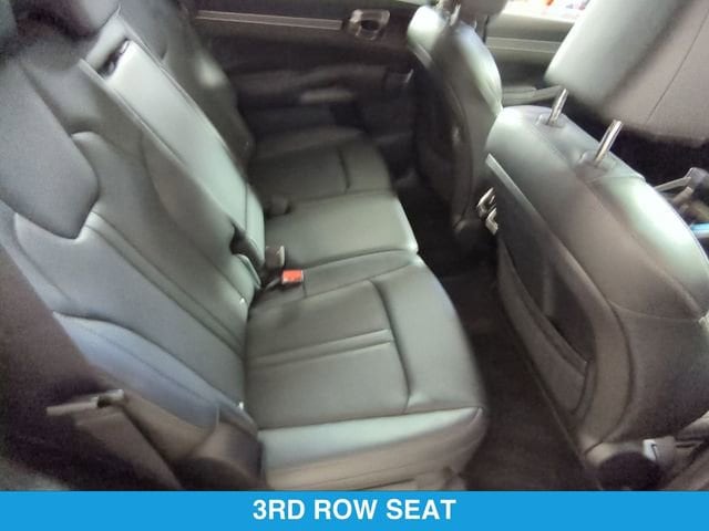 2025 Kia Sorento S - Photo 24