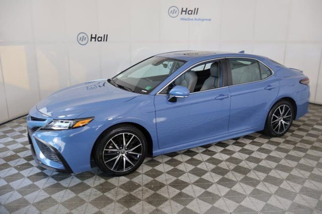 Used 2023 Toyota Camry SE Sedan