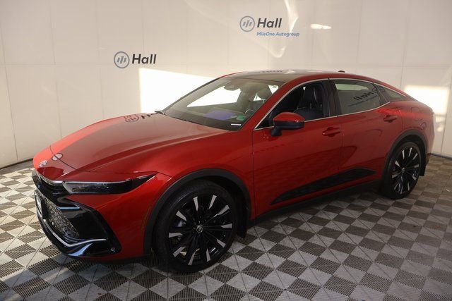 2023 Toyota Crown Platinum's photo