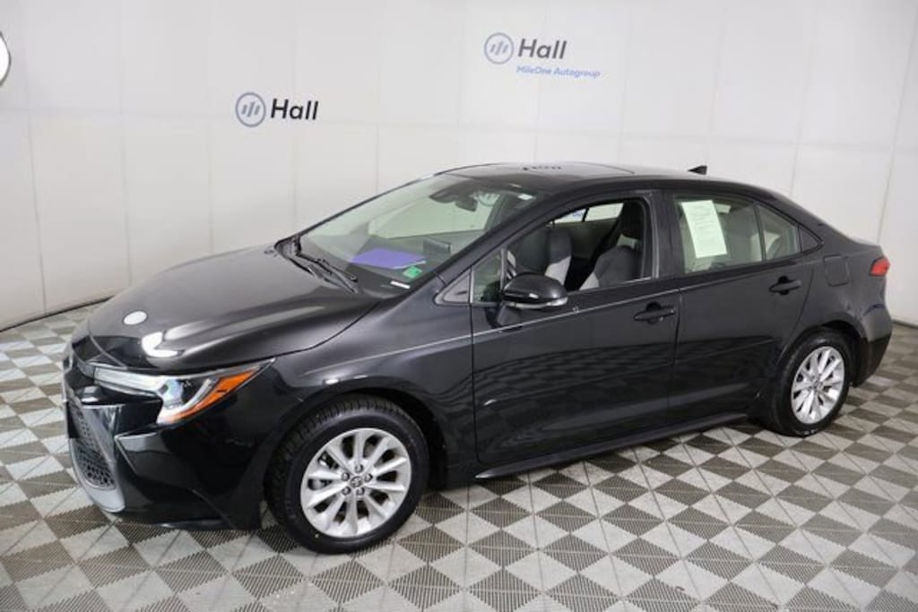 Used 2020 Toyota Corolla LE Sedan