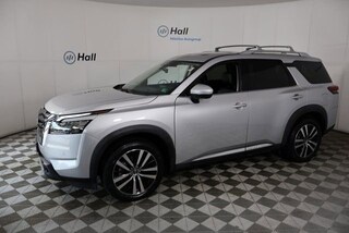 2023 Nissan Pathfinder Platinum SUV