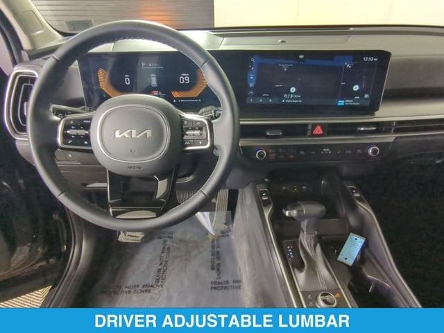 2025 Kia Sorento S - Photo 16