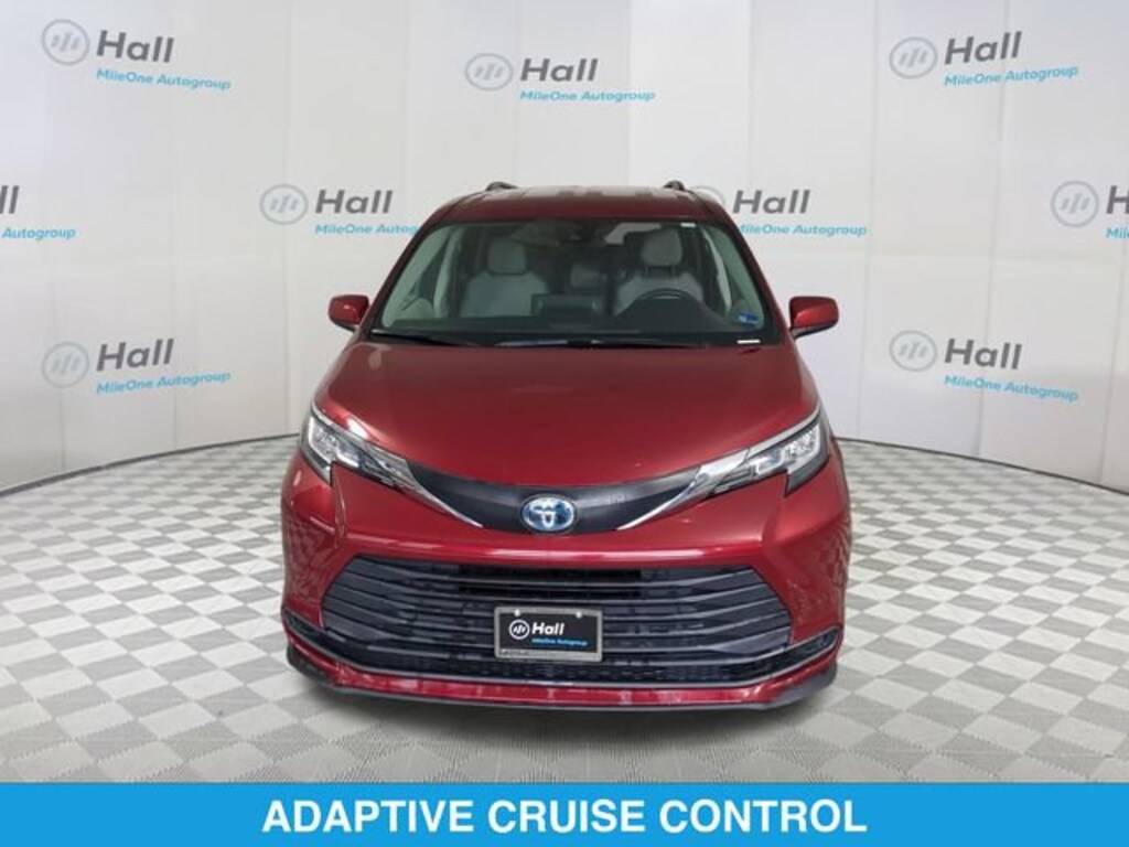 Used 2022 Toyota Sienna LE Van Passenger Van