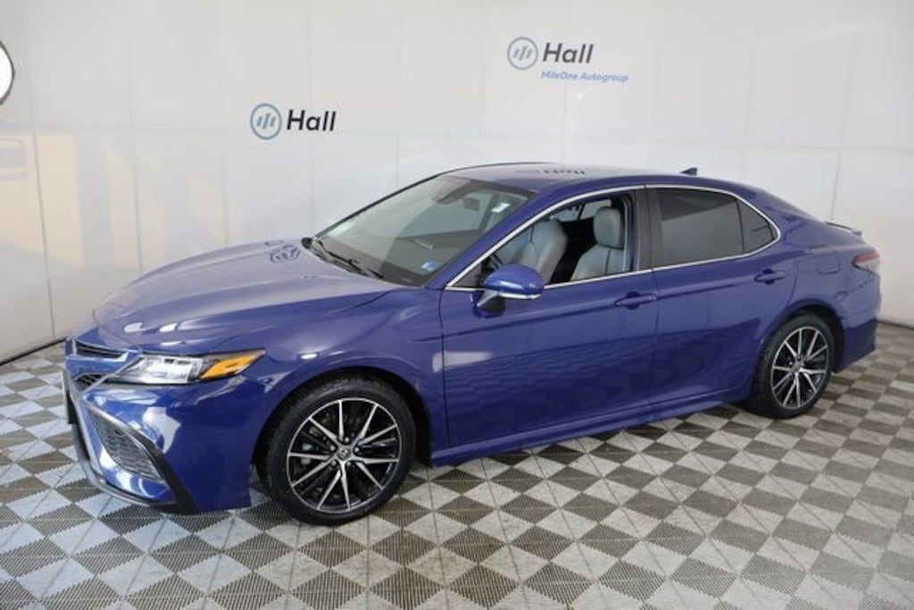 Used 2023 Toyota Camry SE Sedan