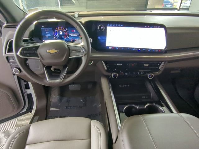 2025 Chevrolet Suburban LT - Photo 17