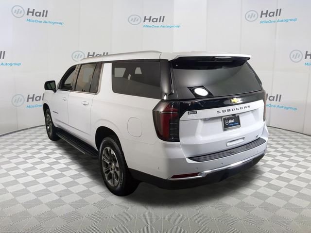 2025 Chevrolet Suburban LT - Photo 11