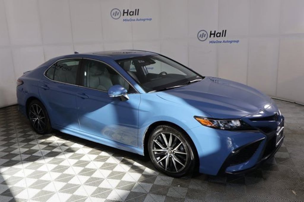 Used 2023 Toyota Camry SE Sedan