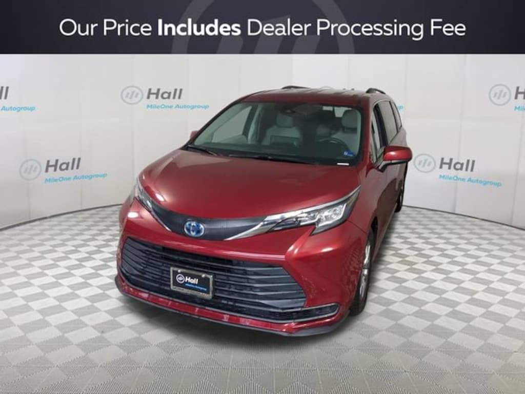 Used 2022 Toyota Sienna LE Van Passenger Van