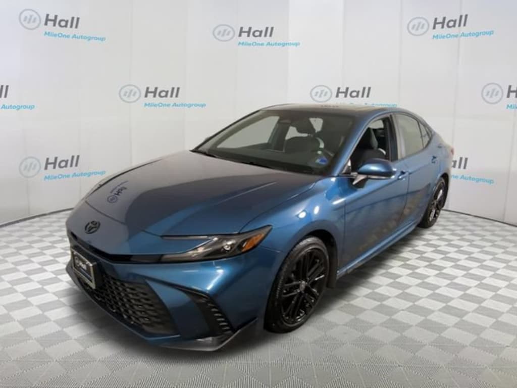 Used 2025 Toyota Camry SE Sedan