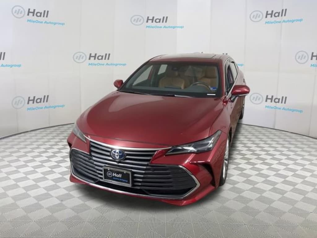 Used 2022 Toyota Avalon Hybrid Limited Sedan