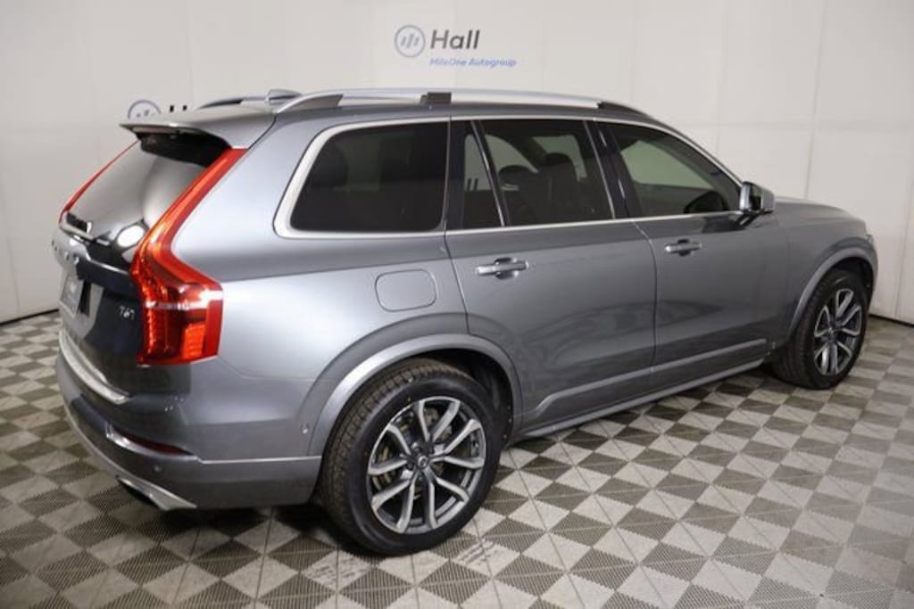Used 2017 Volvo XC90 T6 Momentum SUV