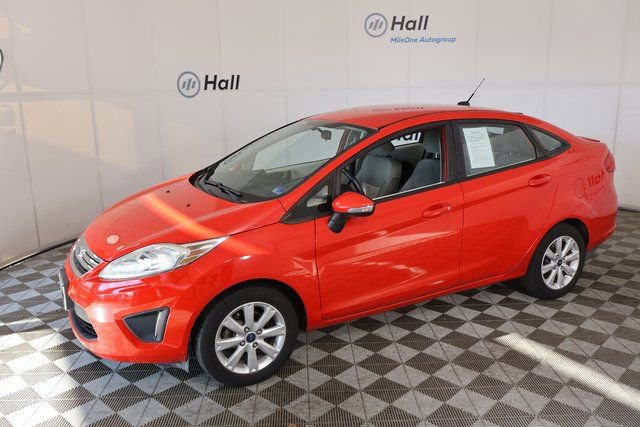 2013 Ford Fiesta SE's photo