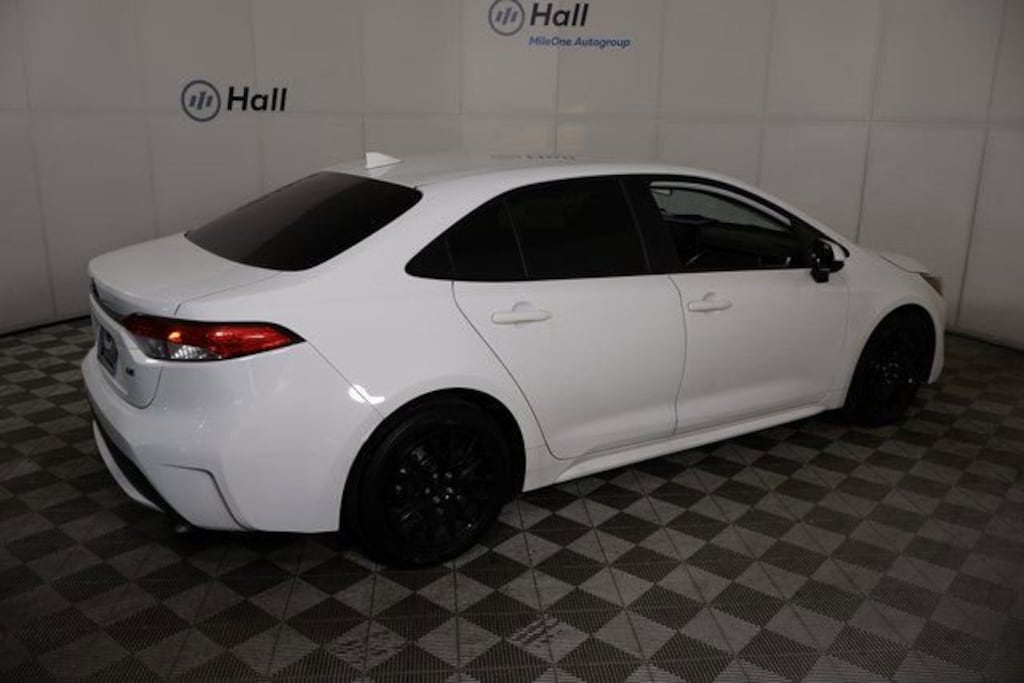 Used 2022 Toyota Corolla LE Sedan