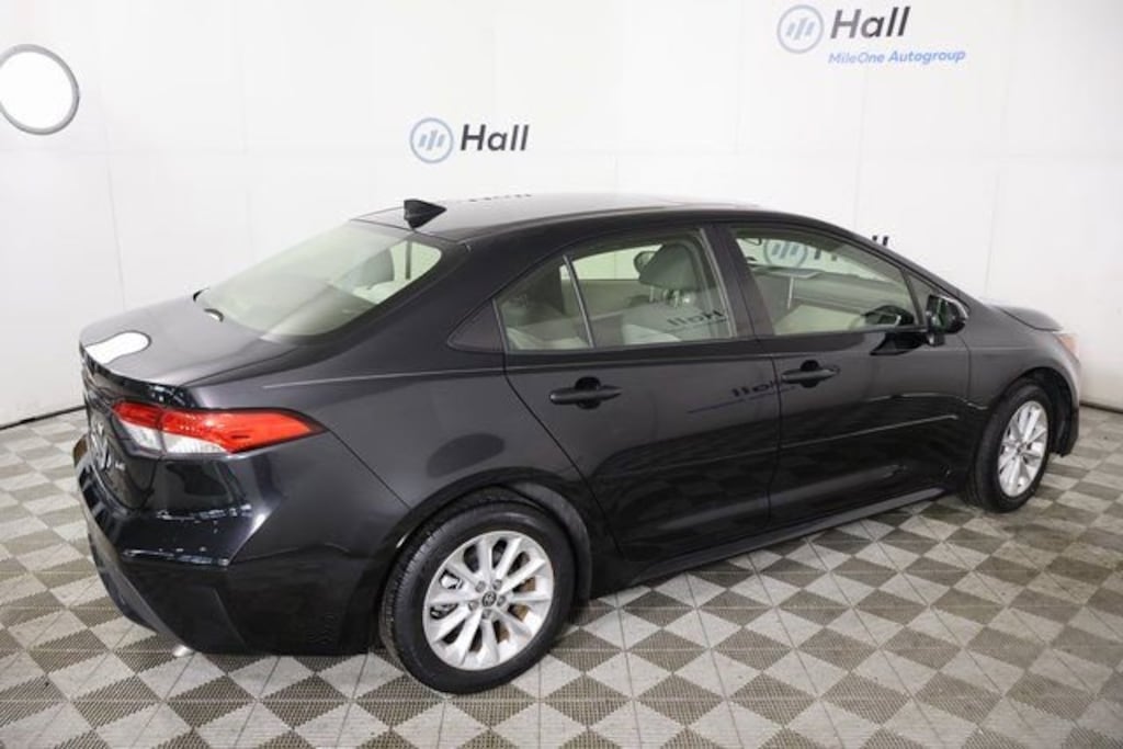 Used 2020 Toyota Corolla LE Sedan