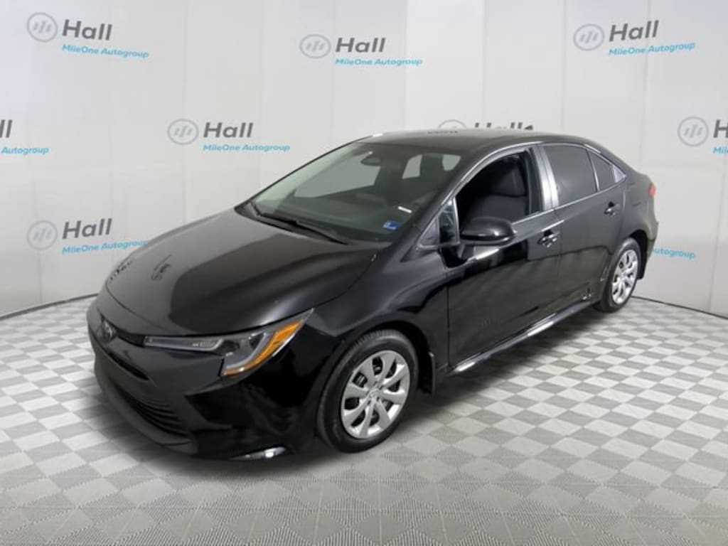 Used 2025 Toyota Corolla LE Sedan