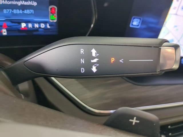 2025 Chevrolet Suburban LT - Photo 18