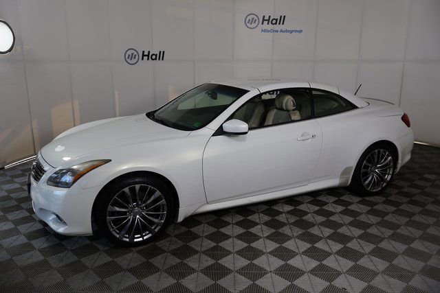 2011 INFINITI G Convertible's photo