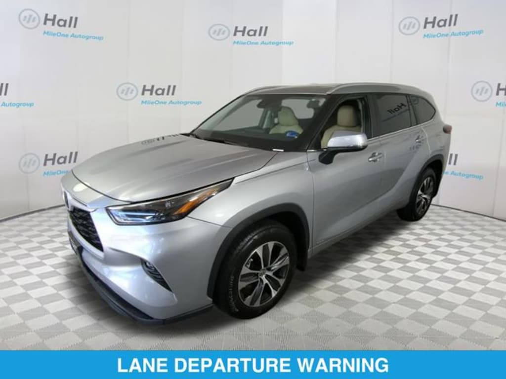 Used 2025 Toyota Highlander Hybrid XLE SUV