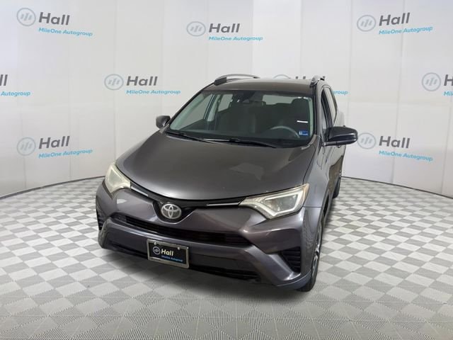 2017 Toyota RAV4 LE's photo