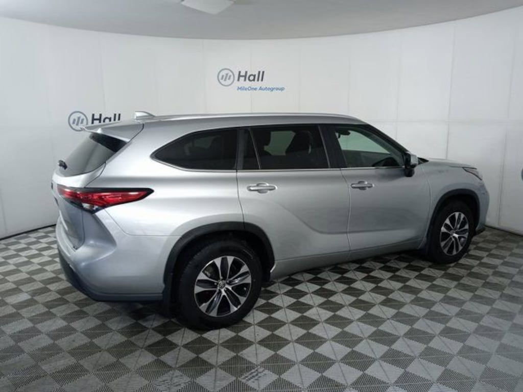 Used 2023 Toyota Highlander XLE SUV