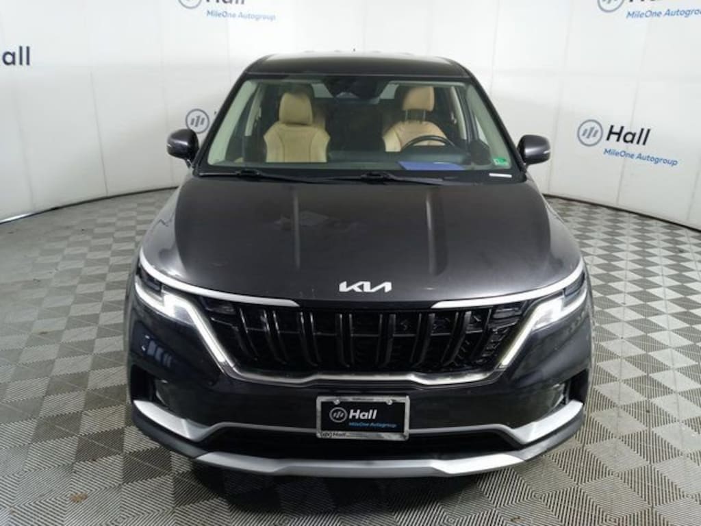 Used 2024 Kia Carnival LX MPV