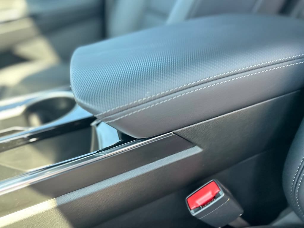 2027 Chevrolet Equinox LT - Photo 8