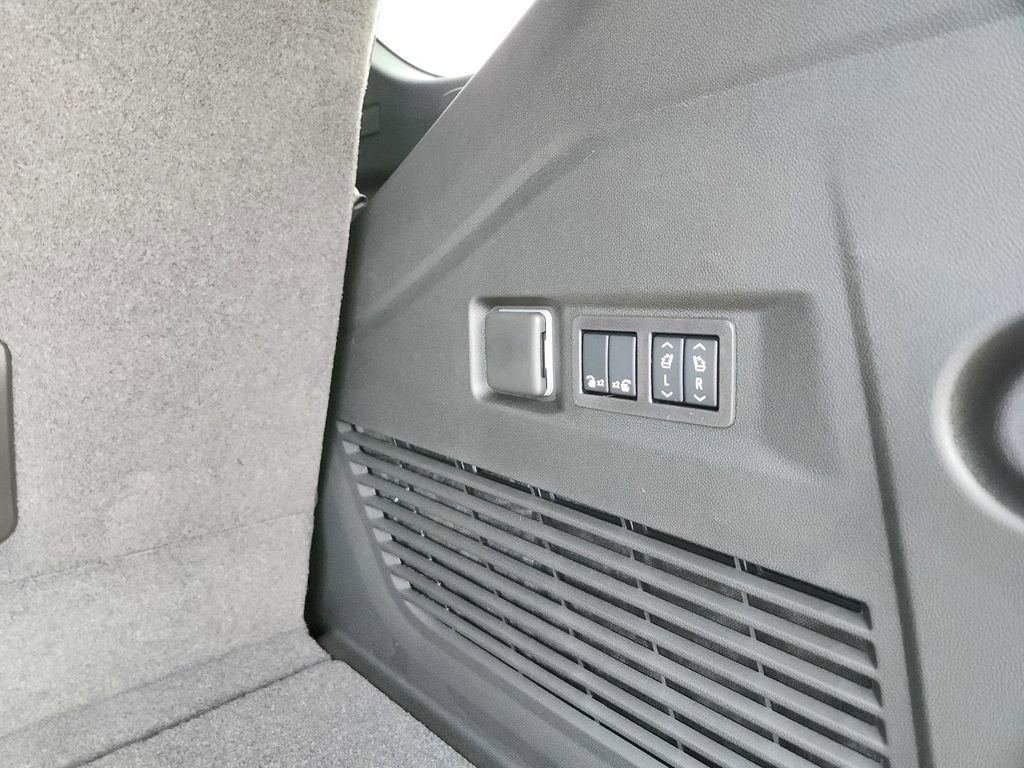 2026 Chevrolet Tahoe Premier - Photo 25
