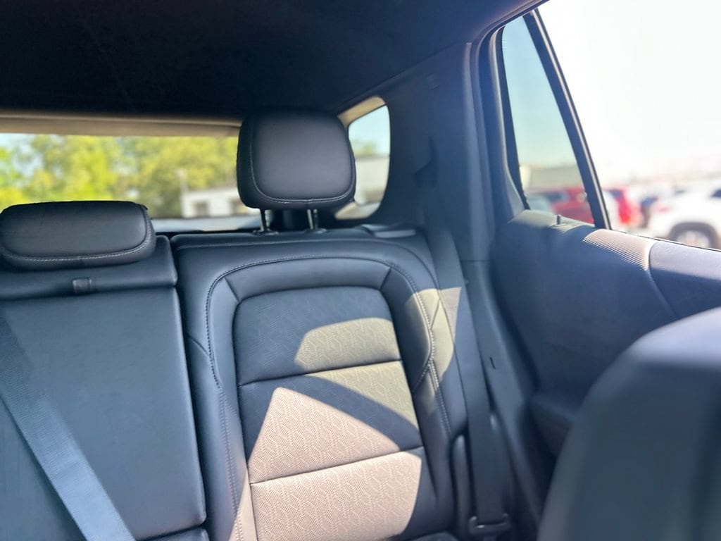 2027 Chevrolet Equinox LT - Photo 10
