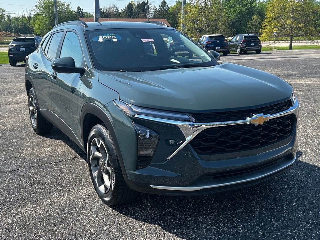 2025 Chevrolet Trax LT's photo