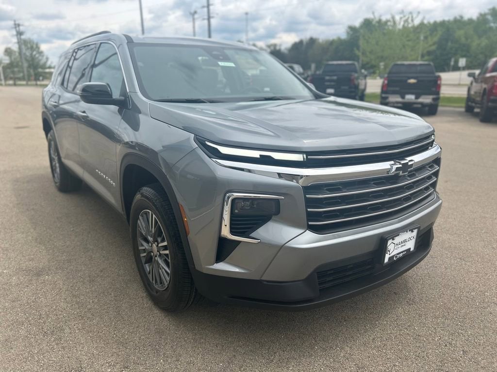 2026 Chevrolet Traverse FWD LT's photo
