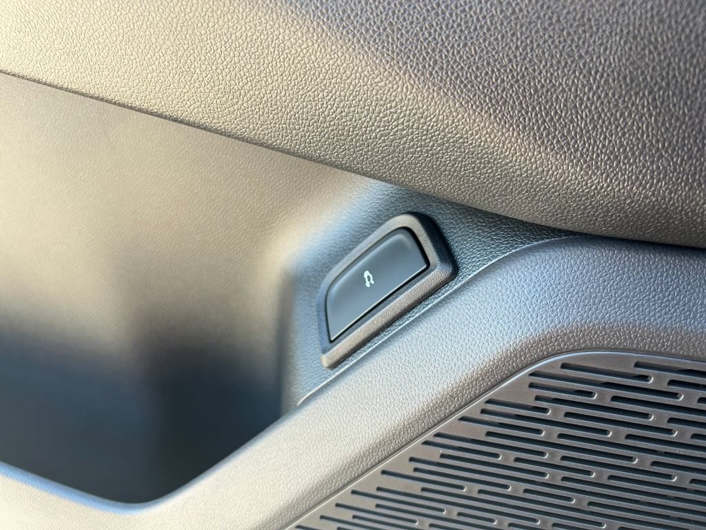 2027 Chevrolet Equinox LT - Photo 23