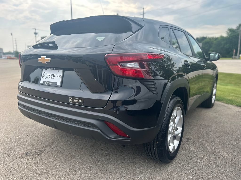 2026 Chevrolet Trax LS - Photo 6