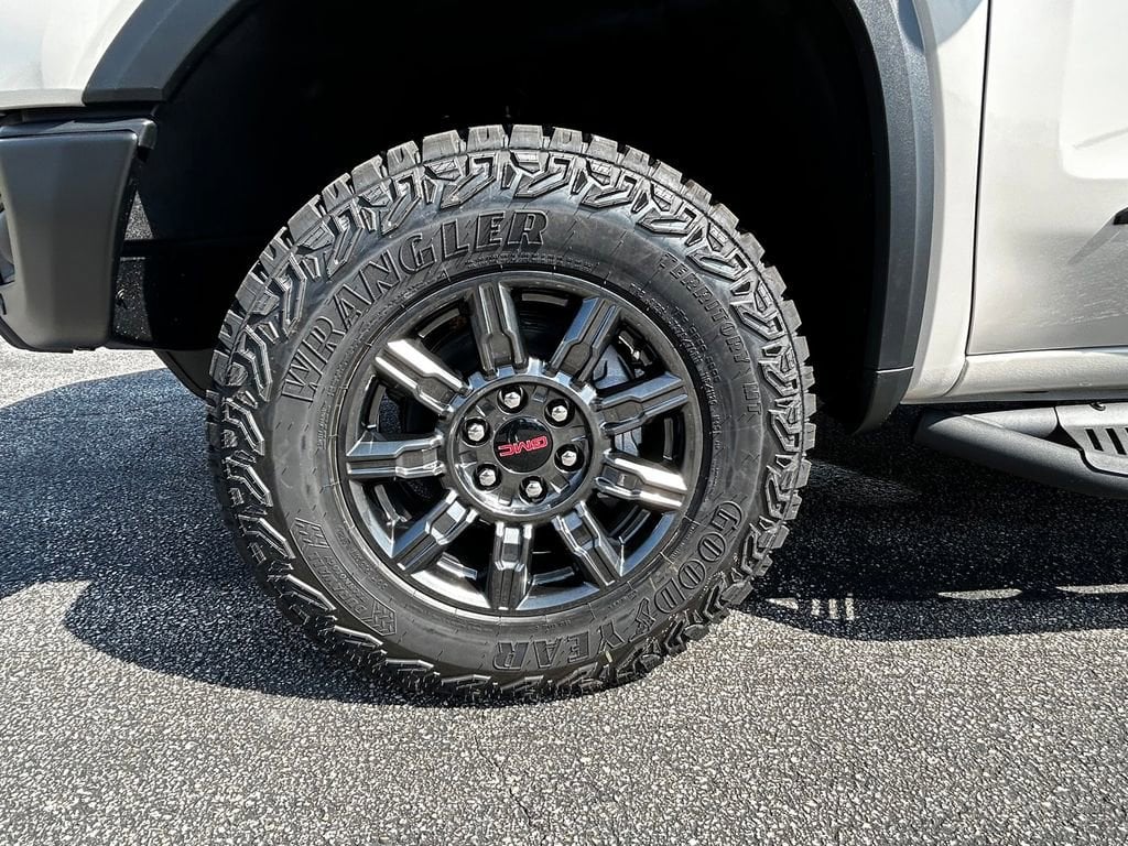 2026 GMC Sierra 1500 AT4X - Photo 38