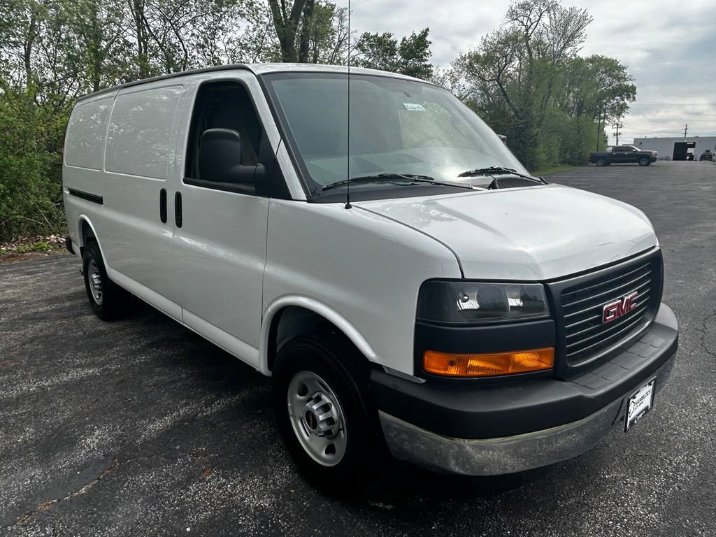 2026 GMC Savana 3500's photo
