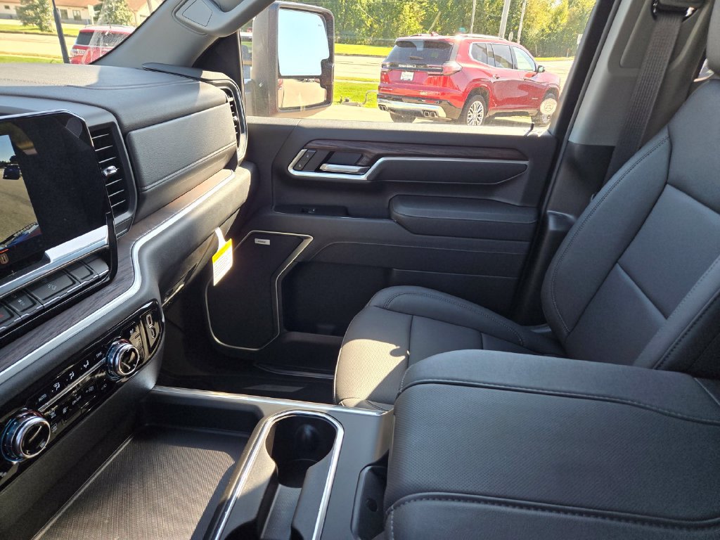 2026 GMC Sierra 2500HD SLT - Photo 9