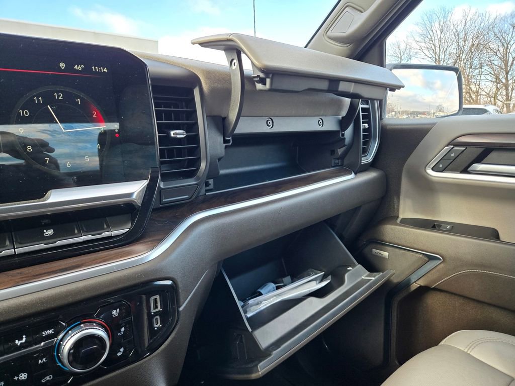2023 GMC Sierra 1500 SLT - Photo 13